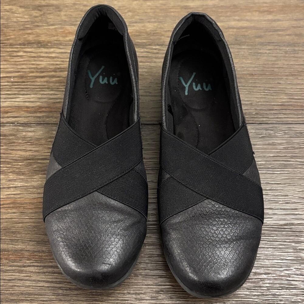 Yuu Black Textured Criss Cross Slip-Ons Flat Loafers Office Career Casual Sz 6.5